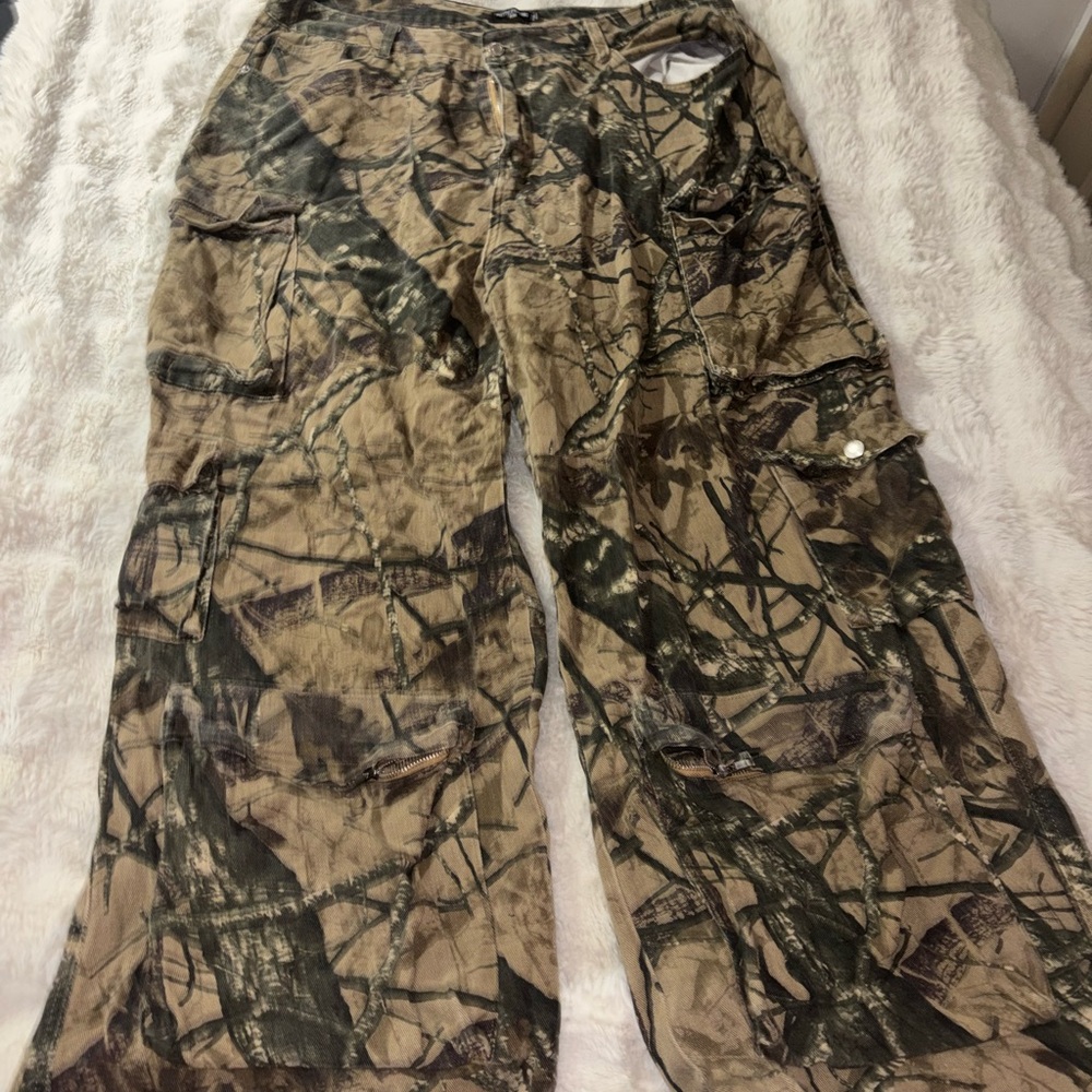 TALL 34 seam Camo Cargo Pants in Brown & Green